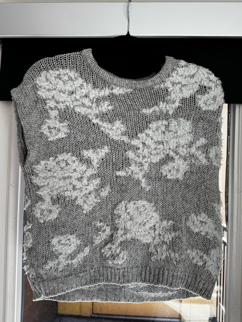 Brunello Cucinelli Gray and Cream Floral Knit V-Neck Sweater Vest